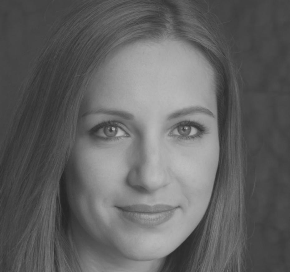 Анна Смирнова - аналитик данных